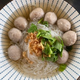 ก๋วยเตี๋ยวลูกชิ้นเนื้อ