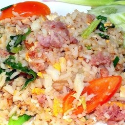 ข้าวผัดแหนม