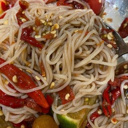 ตำขนมจีน