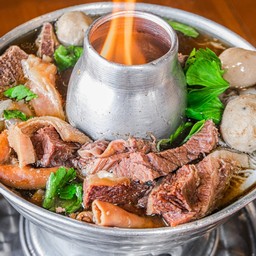 เกาเหลาหมูหม้อไฟ