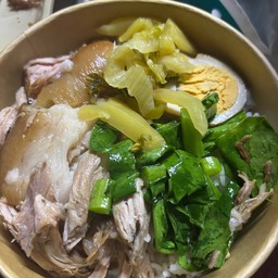 ข้าวขาหมูเตาถ่าน