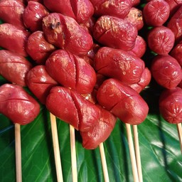 ลูกชิ้นไก่แดง