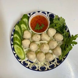 ลูกชิ้นหมูทอด