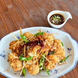 Fried chicken wings with Thai herbs
