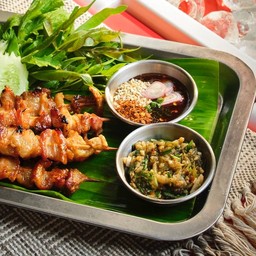 สามชั้นย่างน้ำปลา