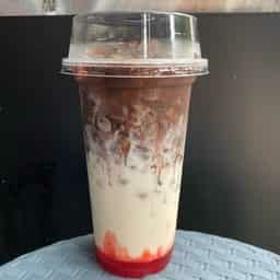 โกโก้สตรอเบอรี่นมสดเย็น