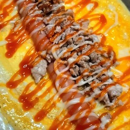 (จัมโบ้) โตเกียวแป้งนุ่ม ไข่ไก่ ไส้กรอก หมูสับ