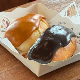 หมั่นโถวปิ้งทูโทน (ชาไทย-ชอค)