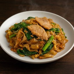 ผัดซีอิ๊วหมูเส้นใหญ่