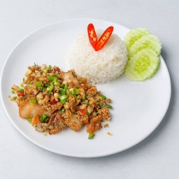 ข้าวราดหมูกรอบคั่วพริกเกลือ
