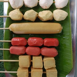 หู้กุ้ง 1+หู้หมู 1+หนังกรอบ 1+ฮอทด็อกแดง 2+หู้ปลา 2