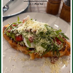 Croissant Avocado Poached Egg