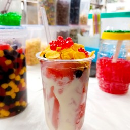 ไอติมสตอเบอร์รี่โยเกิร์ตเกล็ดหิมะ