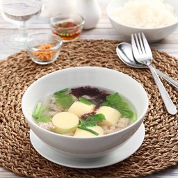 แกงจืดเต้าหู้สาหร่ายหมูสับ