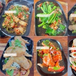 ครัวคุณวัลย์ ยำแซ่บ อาหารตามสั่ง ติดกับ Maxvalu ตลาดนัดลาดสวายวินเทจคลองสี่