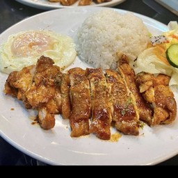 ข้าวหน้าสเต็กไก่สไปซี่