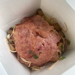 หมี่ฮ่องกง(เบค่อนสตริป)ผัดเห็ดหอม