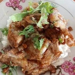 ข้าวหมูกรอบทอดเทียม