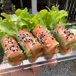 สลัดโรลปูอัด+ครีมสลัดซีฟู้ด