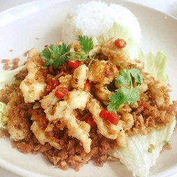 ข้าวไก่กรอบคั่วพริกเกลือ