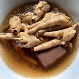 ตีนไก่ลอยน้ำ