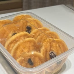 ขนมไข่ลูกเกด