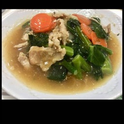 ราดหน้าหมูนุ่ม