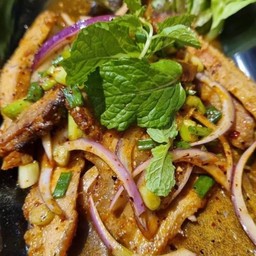 น้ำตกคอหมูย่าง