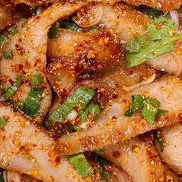 น้ำตกคอหมูย่าง