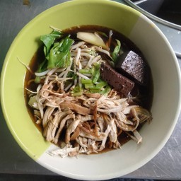 ก๋วยเตี๋ยวไก่ฉีก