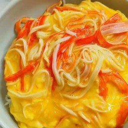 ข้าวไข่ข้นปูอัดกุ้งปลาหมึก