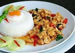 ข้าวผัดกระเพราไก่