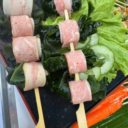 สาหร่ายวากาเมะพันเบคอน