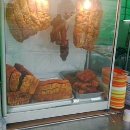 ร้านข้าวหมูแดงหมูกรอบหนังทองบางใหญ่ ที่จอดรถตลาดกลางคืน หมูสด ปลาสด ตลาดบางใหญ่