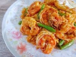 ข้าวผัดพริกแกงกุ้ง