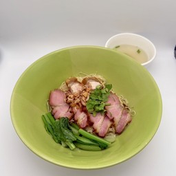 บะหมี่หมูแดงหมูกรอบ