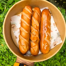 ไส้กรอดหนังไก่กรอบชีส 3 ชิ้น