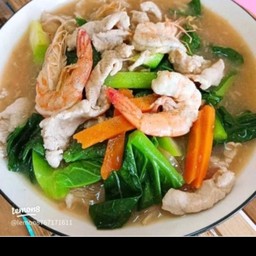 ราดหน้าทะเลรวม