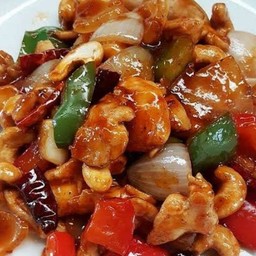 ไก่กรอบผัดเม็ดมะม่วงหิมพาน