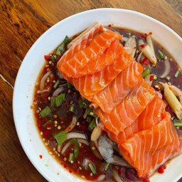ยำปลาแซลมอน