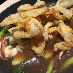 ราดหน้าเส้นกรอบ