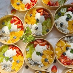 กรีกโยเกิร์ตผลไม้รวม Size L เลือกผลไม้ได้ 5 อย่าง