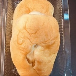 ขนมปังไส้ลูกเกด