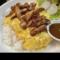 ข้าวไข่ข้นหมูพริกไทดำ