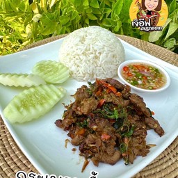 กระเพราเนื้อราดข้าว