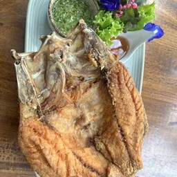 กระพงทอดน้ำปลา