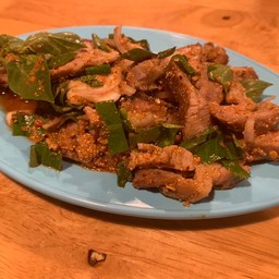 น้ำตกคอหมูย่าง