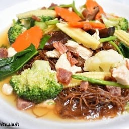ราดหน้า ไก่