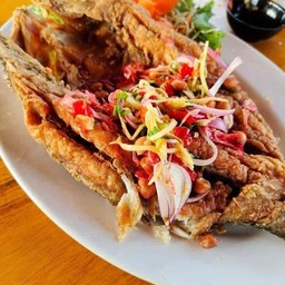 ปลากะพงทอดน้ำปลา