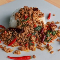 เอกกะเพราห่อ ตลาดไทยช่วยไทย สุขุมวิท 101